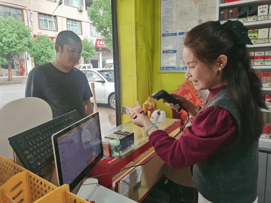 貨架有魔法 數(shù)據(jù)會說話 —小店貨架背后的“智慧密碼”:貨架